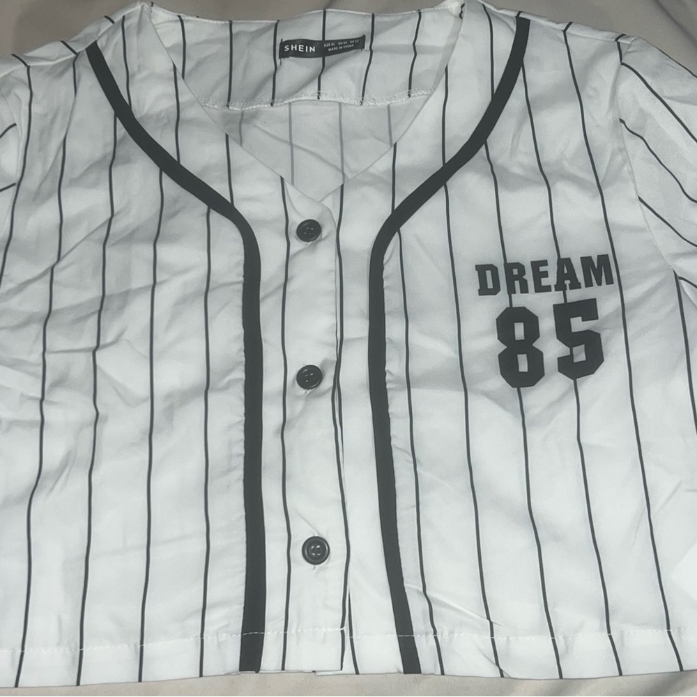 Cropped White and black striped Dream 85 jersey